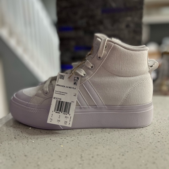adidas Shoes - Adidas Women’s Retropy F90 Shoes !